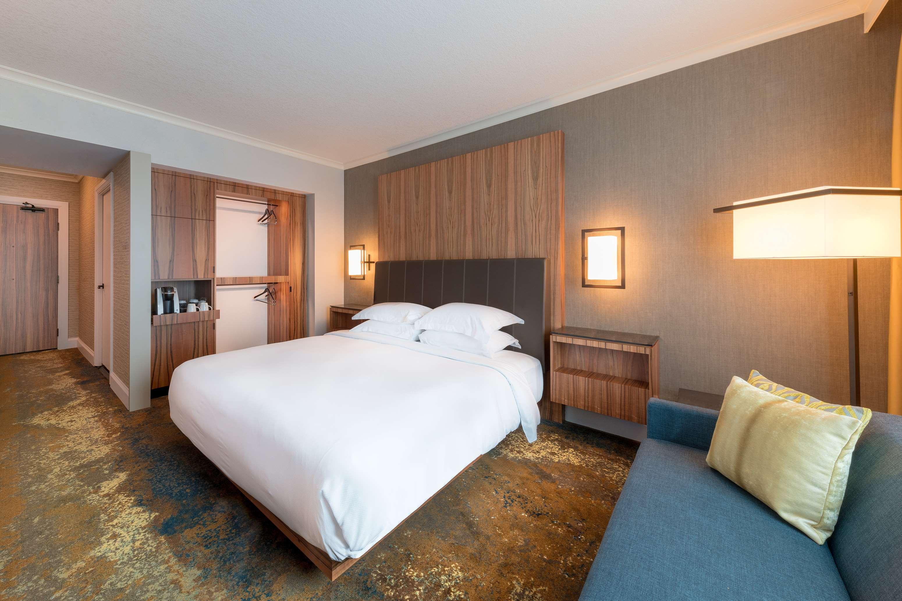 Hyatt Regency Hotel 4*